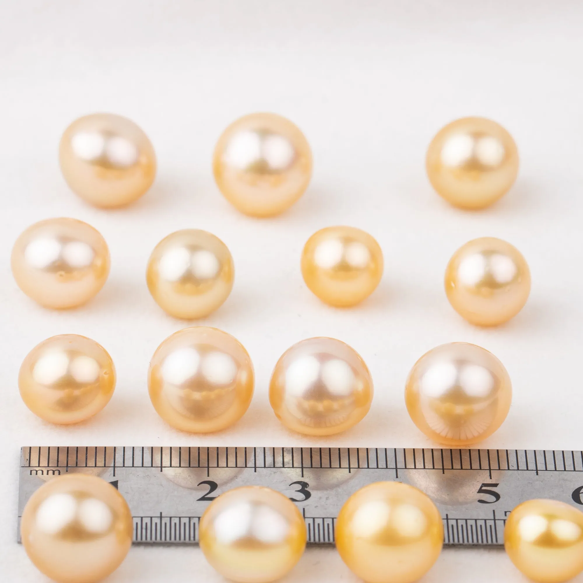 11-12mm cultured gold southsea Pearl High quality  loose seawater pearl round shape