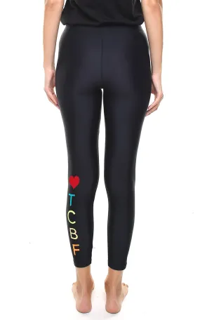 Leggings personalizzato con un cuore e lettere applicate in verticale